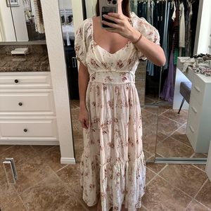 This dress is gorgeous, but it is too big for me :(